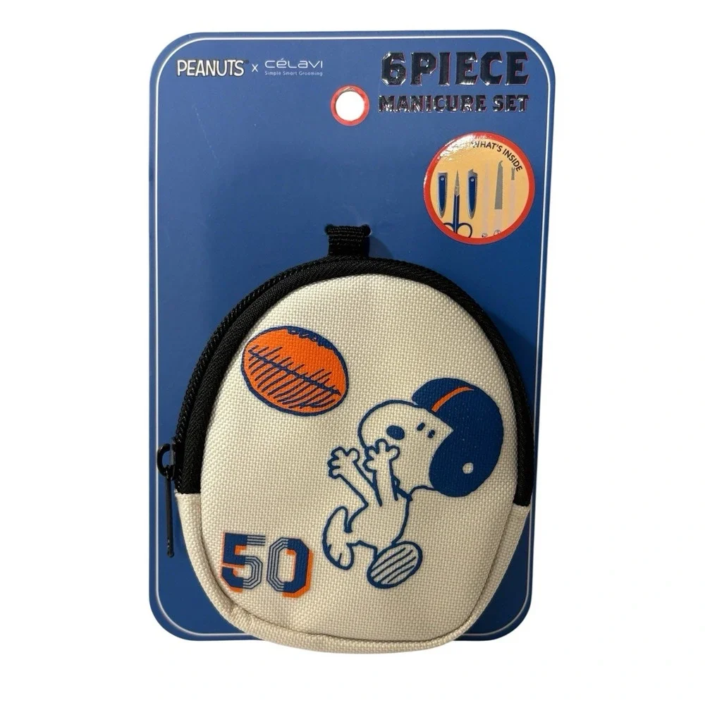 Snoopy Playing Football Small Bag Pouch 6 Piece Manicure Set Peanuts‎ x Celavi